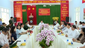 Trưởng Ban Tuyên giáo và Dân vận Trung ương: Thăm, chúc mừng cán bộ, chiến sĩ Đồn Biên phòng cửa khẩu Chàng Riệc