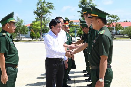 Bí thư Tỉnh ủy - Nguyễn Văn Quyết: Tích cực chăm lo cho đời sống người dân biên giới