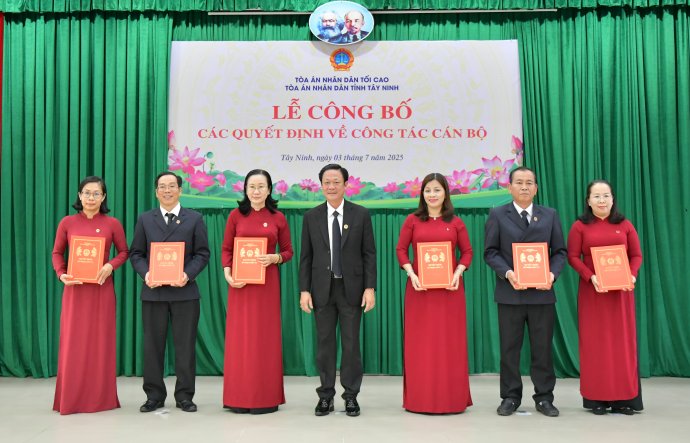 Tòa án nhân dân tỉnh bổ nhiệm lãnh đạo các Tòa, phòng chuyên trách