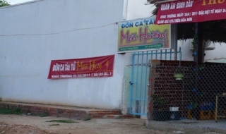 Đòn ghen bằng... acid