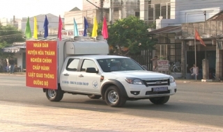 Diễu hành hưởng ứng “Thập kỷ hành động vì ATGT đường bộ”