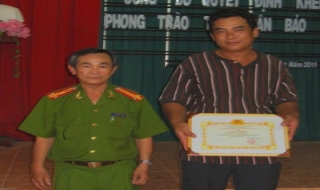 CA Tây Ninh: Khen thưởng người dân bắt trộm