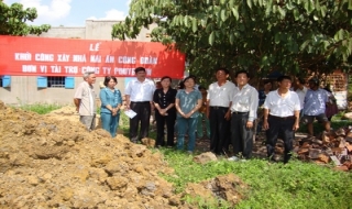 Công ty Pouyen khám bệnh, cấp thuốc cho người nghèo Tân Châu