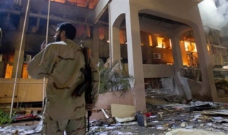 NATO không kích các toà nhà chính phủ Libya
