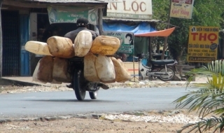 Trên tuyến biên giới: Buôn lậu xăng dầu giảm nhiều