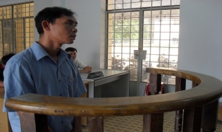 Chôm đồ nhà, mang án 9 tháng tù