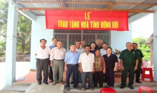 Tân Châu: Tặng nhà tình nghĩa cho CCB nghèo