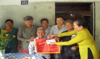 Hội Người tù KC Châu Thành: Thăm và chúc thọ các cụ cao niên