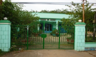 Bán đất không bán nhà?