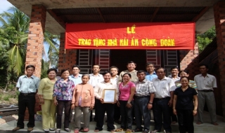 Tân Châu: Tặng mái ấm công đoàn cho CĐV nghèo