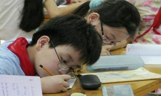 Đang có tới 3 triệu trẻ em Việt Nam phải đeo kính