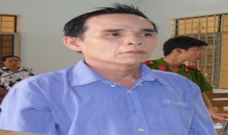 Lên núi cúng Phật, xuống núi giật dây chuyền