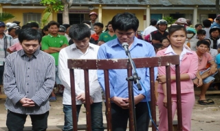 Huyện DMC: Xét xử công khai băng nhóm lừa đảo bằng vàng giả
