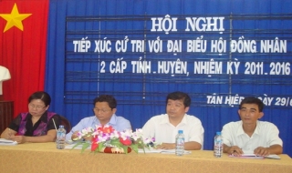 Đại biểu HĐND cấp tỉnh và huyện Tân Châu tiếp xúc cử tri