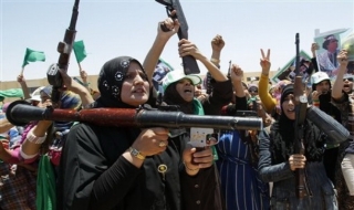 Pháp thừa nhận việc cung cấp vũ khí cho phe nổi dậy tại Libya