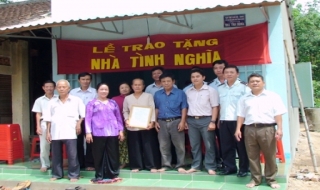 Trảng Bàng: Tặng nhà cho gia đình liệt sĩ