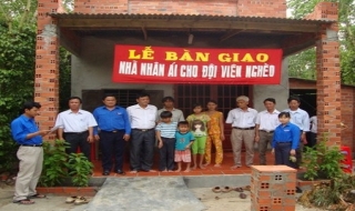 Tân Châu: Tặng nhà nhân ái cho đội viên nghèo