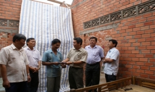 Trảng Bàng và Gò Dầu: Lốc xoáy làm tốc mái 13 nhà dân