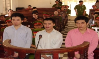 Phúc thẩm vụ án rạch quần nữ sinh: Giữ nguyên bản án sơ thẩm