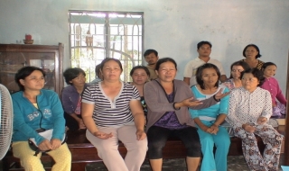 Chồng làm cán bộ địa phương, vợ gây “bão hụi”…