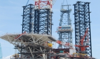 Giàn khoan tự nâng 90m nước sẵn sàng hạ thuỷ