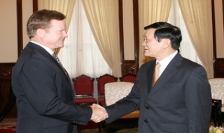 Chủ tịch nước tiếp Thượng nghị sĩ Mỹ Jim Webb