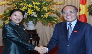 Chủ tịch Quốc hội hai nước Việt-Lào hội đàm