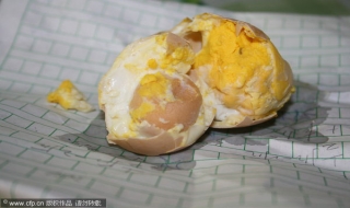 Kỳ lạ trứng trong trứng