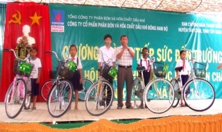 HĐĐ huyện Tân Châu: Tích cực chăm lo cho trẻ em nghèo