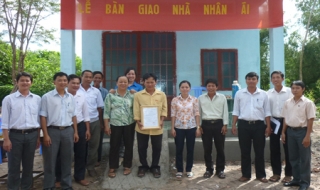 Châu Thành: Tặng nhà nhân ái cho đoàn viên nghèo