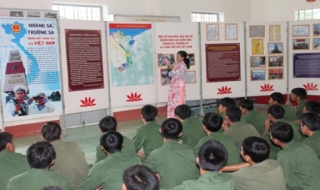 Triển lãm ảnh “Hoàng Sa, Trường Sa mảnh đất thân yêu của Việt Nam”