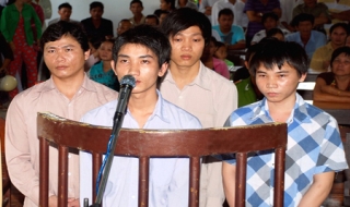 Lãnh án tù vì cướp tiền của người đi đám cưới