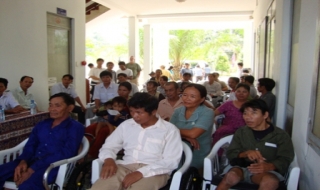 Hội CTĐ Tân Châu: Tặng xe lăn cho người khuyết tật