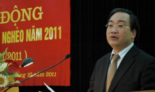 Phát động “Tháng cao điểm vì người nghèo” 2011