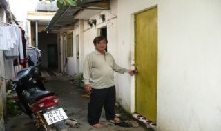 Quên đóng cửa, bị trộm khiêng mất của