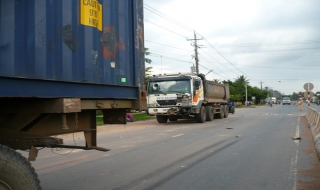 Tháng 10.2011: Tích cực tăng cường tuần tra kiểm soát, kéo giảm TNGT