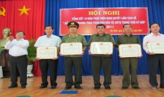 Tổng kết 10 năm đẩy mạnh phong trào toàn dân bảo vệ an ninh Tổ quốc