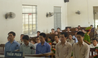 Khi bảo vệ là đồng phạm kẻ trộm