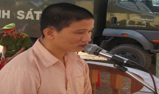 Trộm tài sản của anh ruột đem đánh bạc