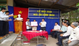 Tân Châu: Tặng Mái ấm công đoàn cho giáo viên nghèo