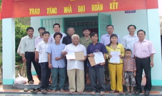 Trảng Bàng: Tặng nhà ĐĐK cho hộ nghèo