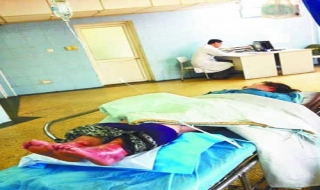 Nguy cơ bị cắt cụt chân vì 'ngồi đồng' quán net