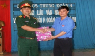 HĐ Đội huyện Châu Thành: Giao lưu văn nghệ và tặng quà cho bộ đội