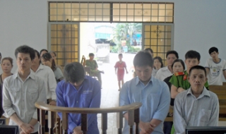Đi tù vì đánh người