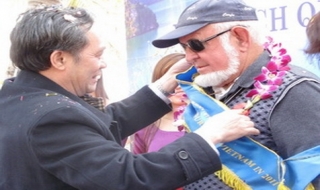 Vị khách du lịch quốc tế thứ 6 triệu đến Việt Nam