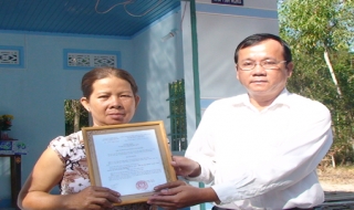 Châu Thành: Trao tặng nhà tình nghĩa cho các gia đình chính sách