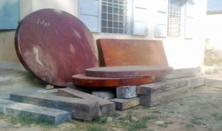 Khởi tố 5 đối tượng chuyên trộm gỗ và mặt bàn bằng gỗ quý