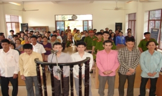 Phạt tù 3 nhóm “thuỷ tặc” trộm sắt tại cảng Fico