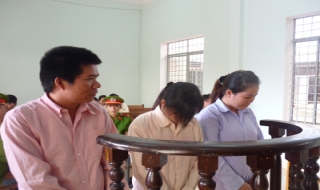 Đi tù vì trộm bù-loong