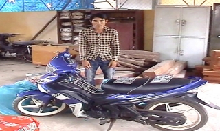 Công an Tân Châu: Bắt kẻ vận chuyển hơn 1.000 gói thuốc lá lậu